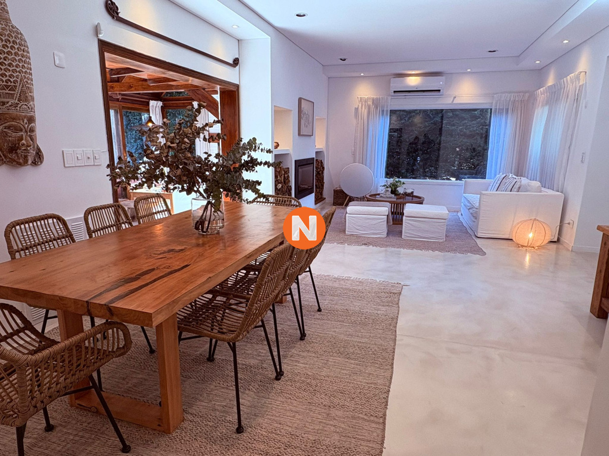 Casa Ref.216497 - Casa en venta en Punta del este!