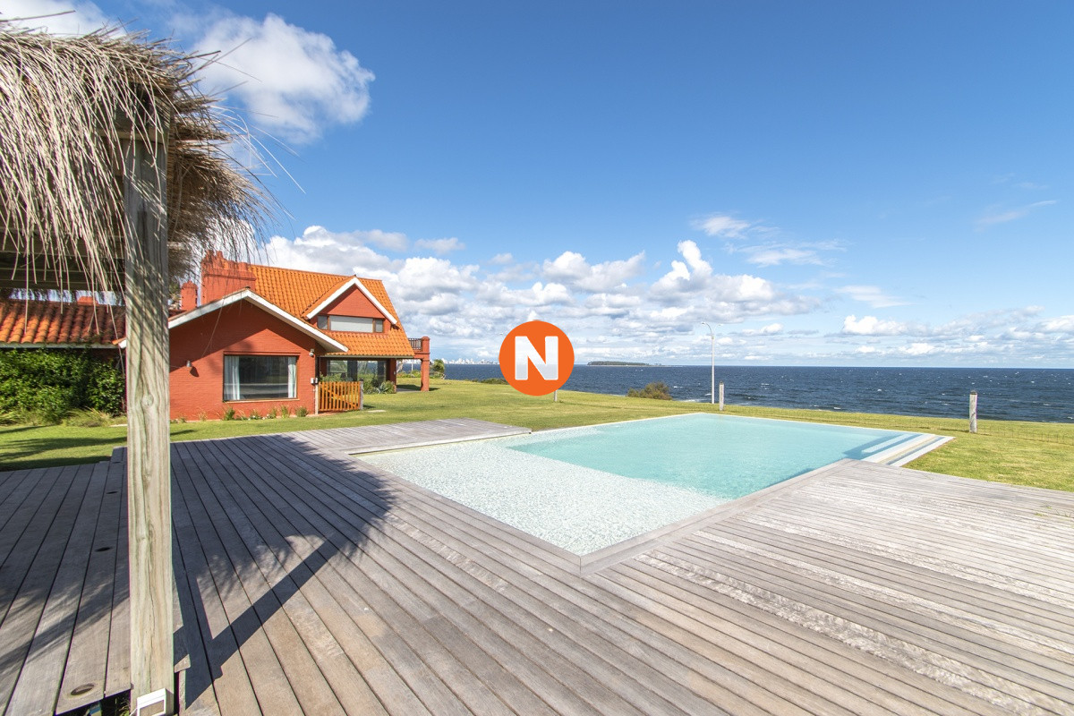 Casa Ref.220472 - Hermosa casa primera linea