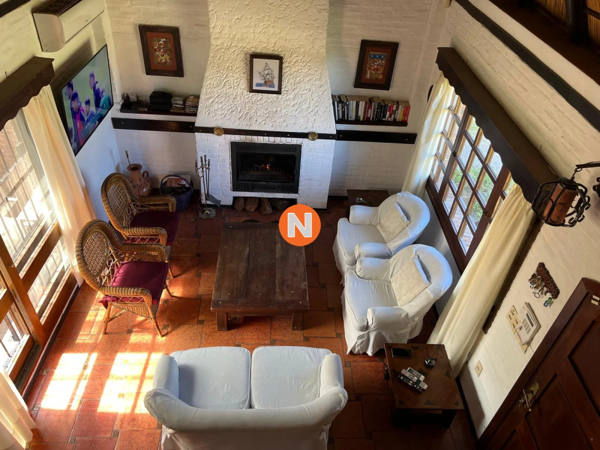 Casa Ref.223811 - Venta de casa de 4 dormitorios en Pinares