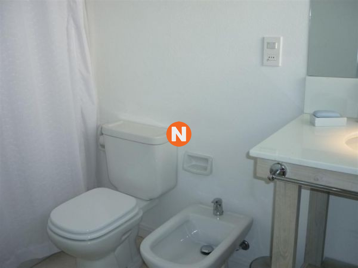 Casa Ref.223504 - Apartamento en Venta, 4 dormitoritos, La Barra