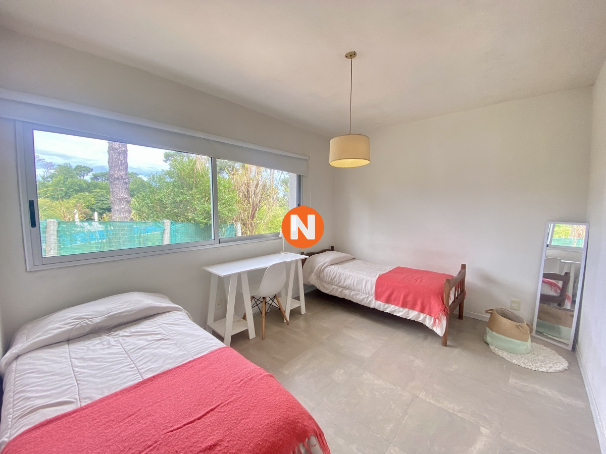 Casa Ref.217057 - VENTA DE CASA DE 3 DORMITORIOS EN VENTA EN BARRIO PRIVADO LA ARBOLADA PUNTA DEL ESTE 