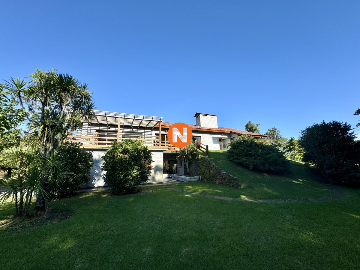 Casa Ref.209609 - Casa en Venta, Pinares, Punta del Este, 4 Dormitorios.
