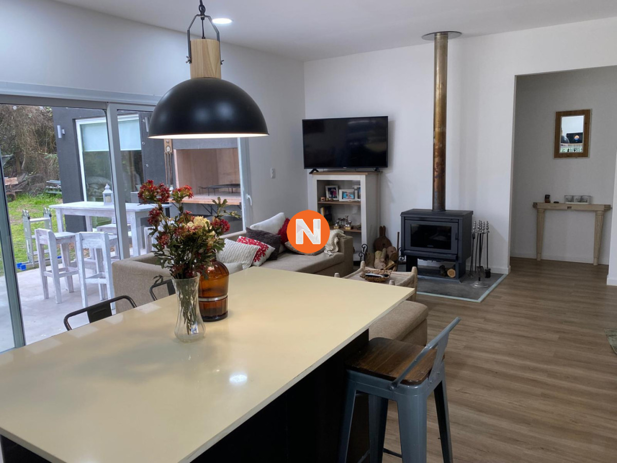 Casa Ref.225377 - Casa en venta con Piscina y Parillero