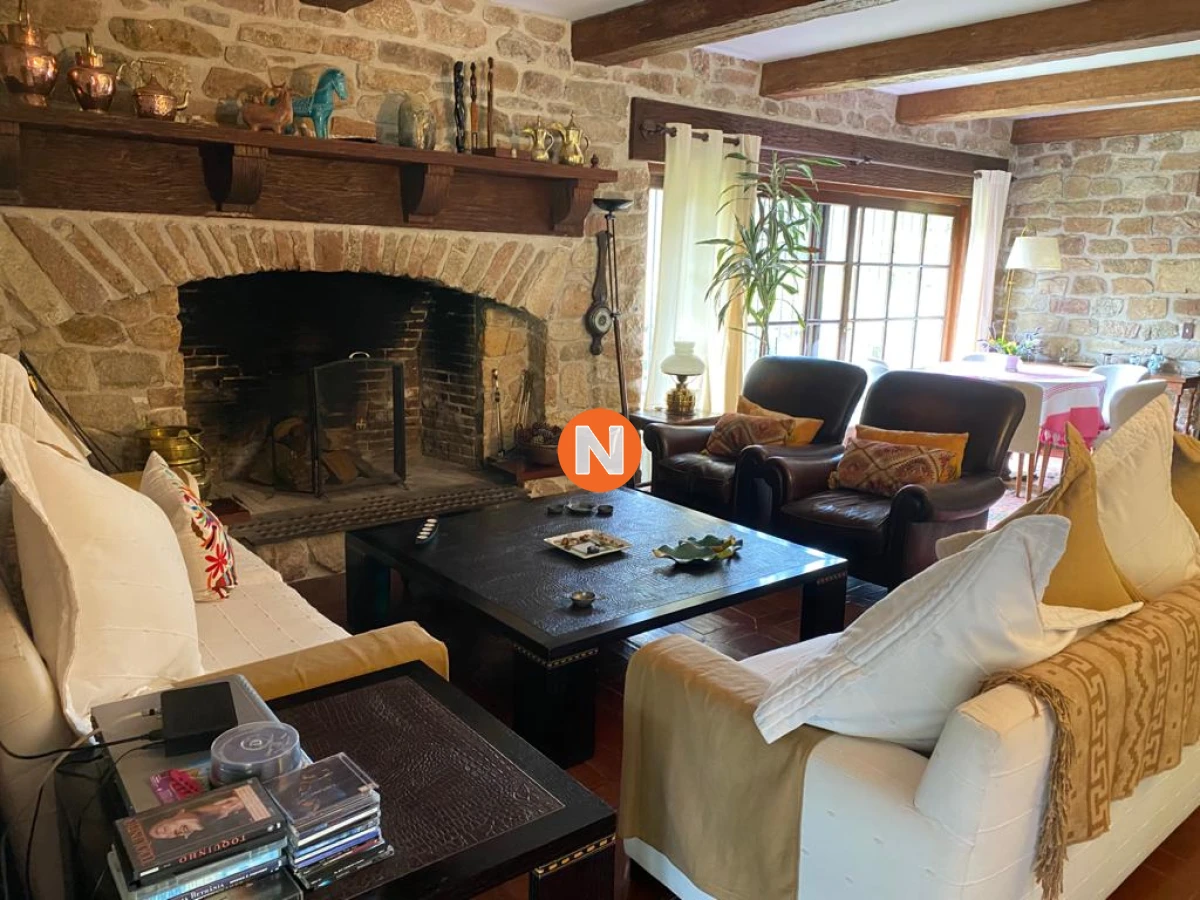 Casa Ref.206675 - Exclusiva Residencia en la Zona Más Prestigiosa de Punta del Este