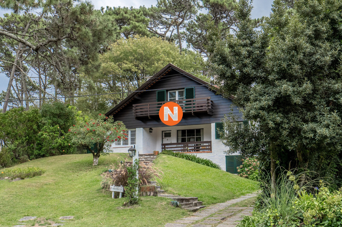 Casa Ref.223322 - Casa en Venta, 3 dormitorios