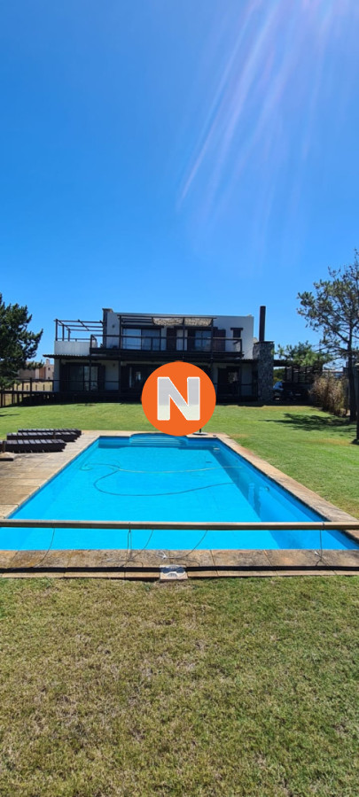 Casa Ref.219002 - Casa en venta de 4 dormitorios en Jose Igancio 