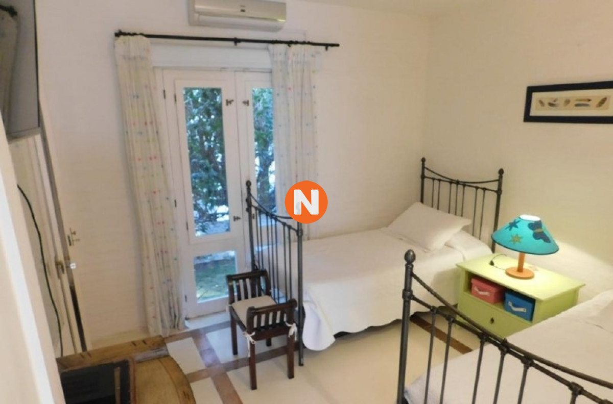 Casa Ref.218030 - Casa a la Venta, 4 dormitorios, La Barra