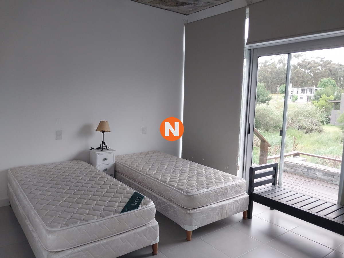 Casa Ref.214376 - Gran oportunidad en Pueblo San Vicente. venta , alquiler anual