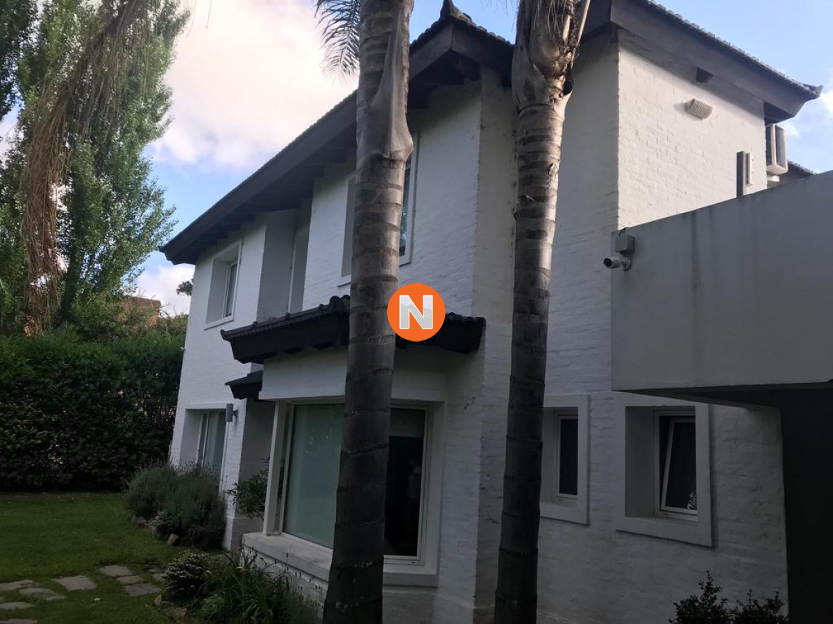 Casa Ref.217892 - Casa en Punta del Este, Jardines de CÃ³rdoba