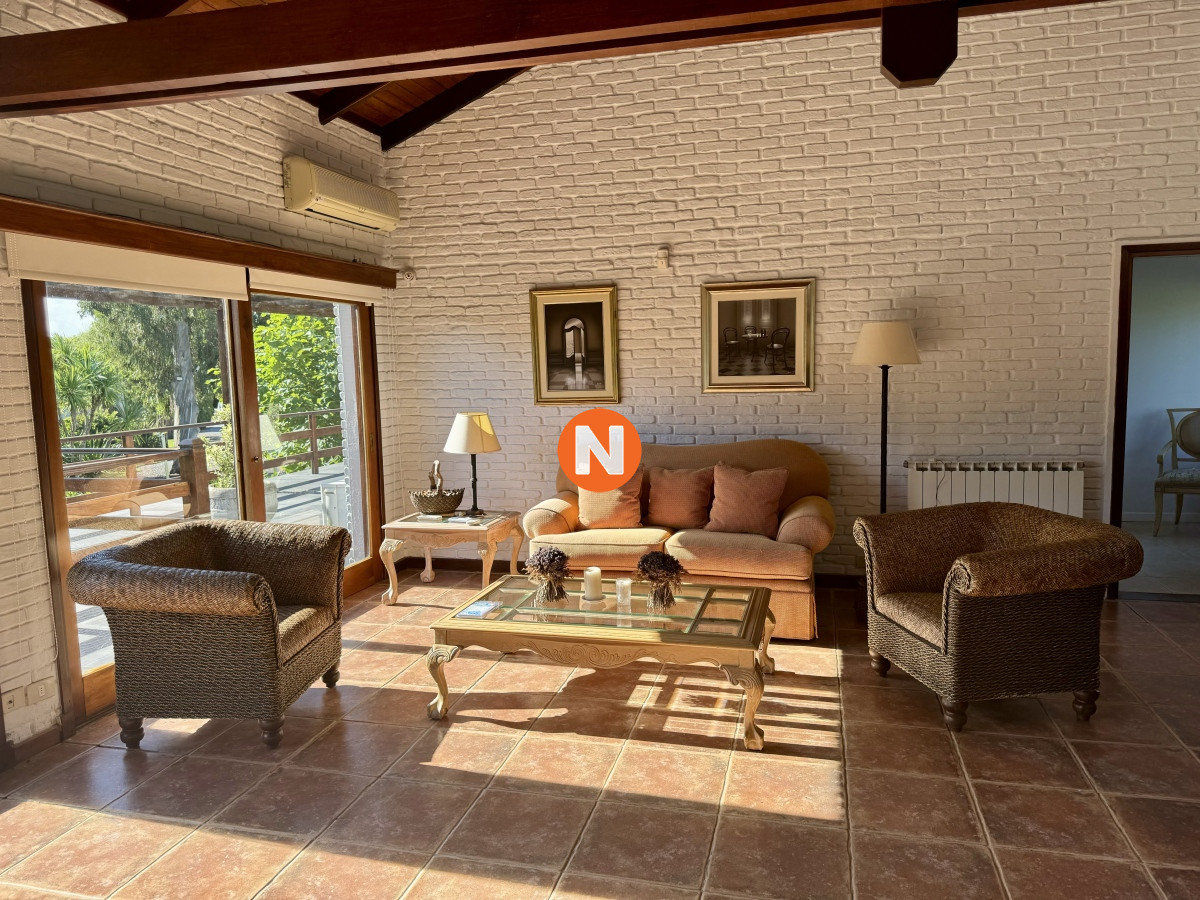 Casa Ref.209609 - Casa en Venta, Pinares, Punta del Este, 4 Dormitorios.