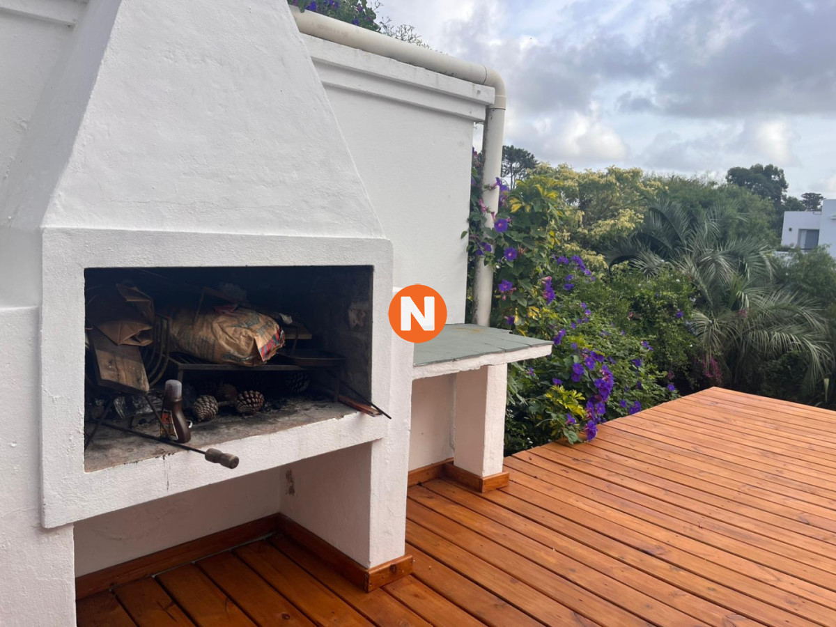 Casa Ref.220629 - VENTA DE CASA DE 3 DORMITORIOS CON VISTA AL MAR EN PINARES PUNTA DEL ESTE 