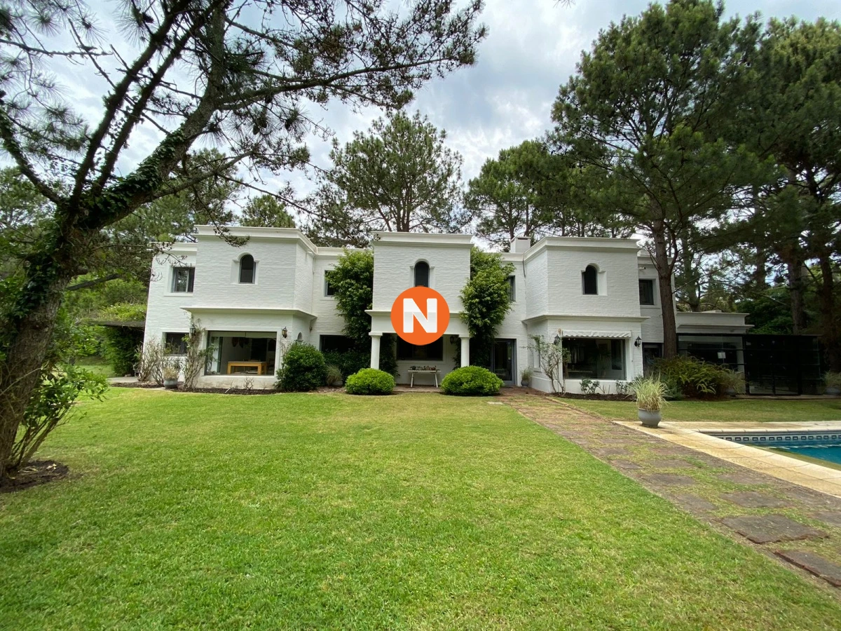 Casa Ref.205176 - Casa en Venta y Alquiler, Rincón del Indio, Punta del Este, 4 Dormitorios.