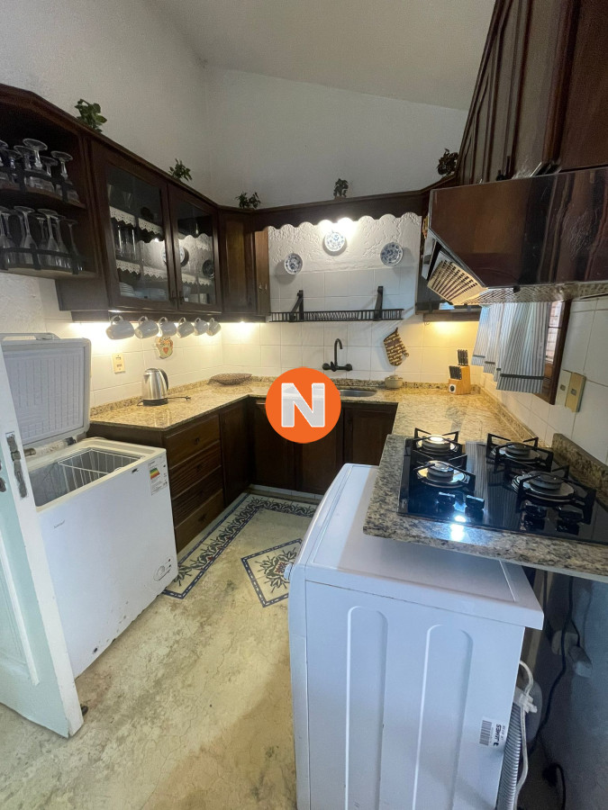 Casa Ref.219418 - En venta casa de 3 dormitorios más dependencia, brava, Punta del Este
