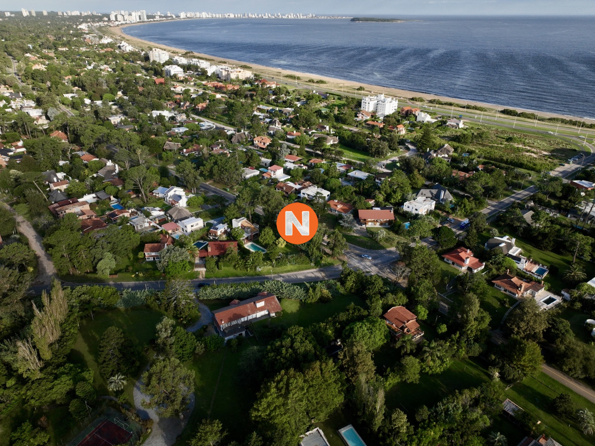 Casa Ref.209609 - Casa en Venta, Pinares, Punta del Este, 4 Dormitorios.