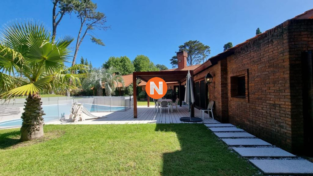 Casa Ref.205699 - Casa en Alquiler, Beverly Hills, Punta del Este, 5 Dormitorios.