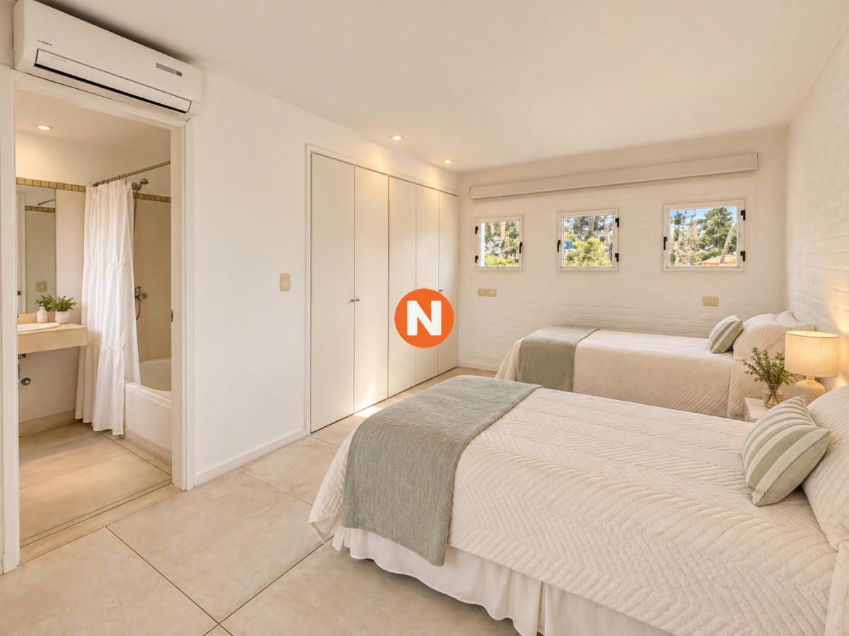 Casa Ref.209236 - Casa en Venta y Alquiler, Laguna Blanca, La Barra, 5 Dormitorios.