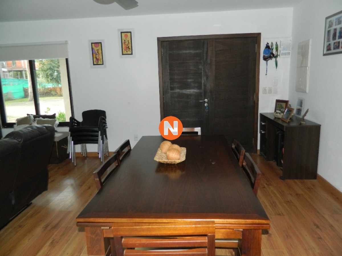 Casa Ref.214221 - VENTA DE CASA DE 5 DORMITORIOS EN BARRIO PRIVADO LA ARBOLADA PUNTA DEL ESTE 