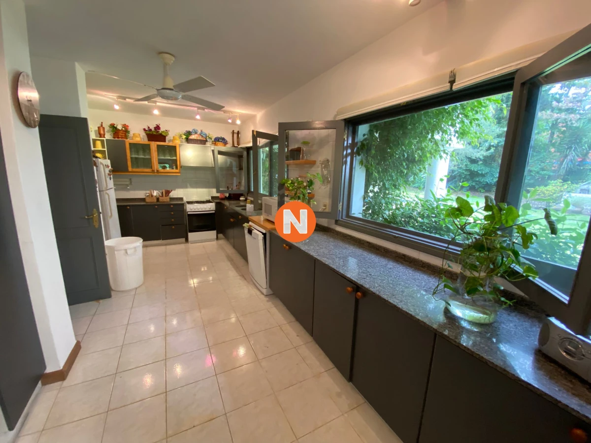 Casa Ref.205176 - Casa en Venta y Alquiler, Rincón del Indio, Punta del Este, 4 Dormitorios.