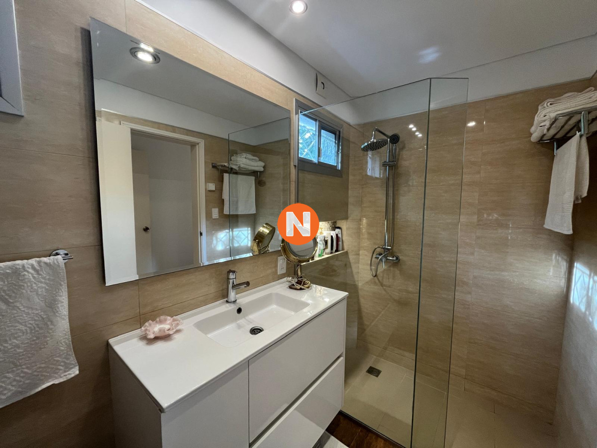 Casa Ref.223861 - Venta de casa de 4 dormitorios en Cantegril