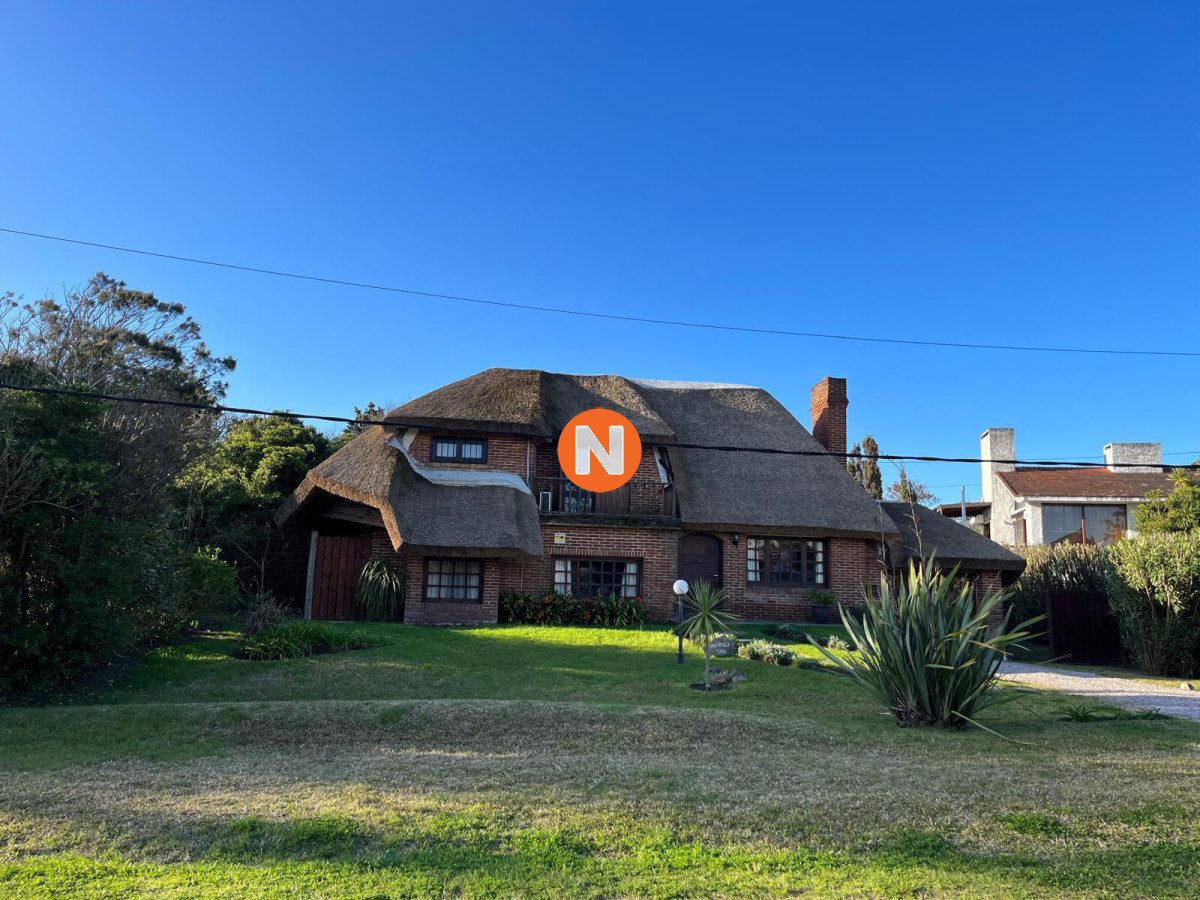 Casa Ref.223811 - Venta de casa de 4 dormitorios en Pinares