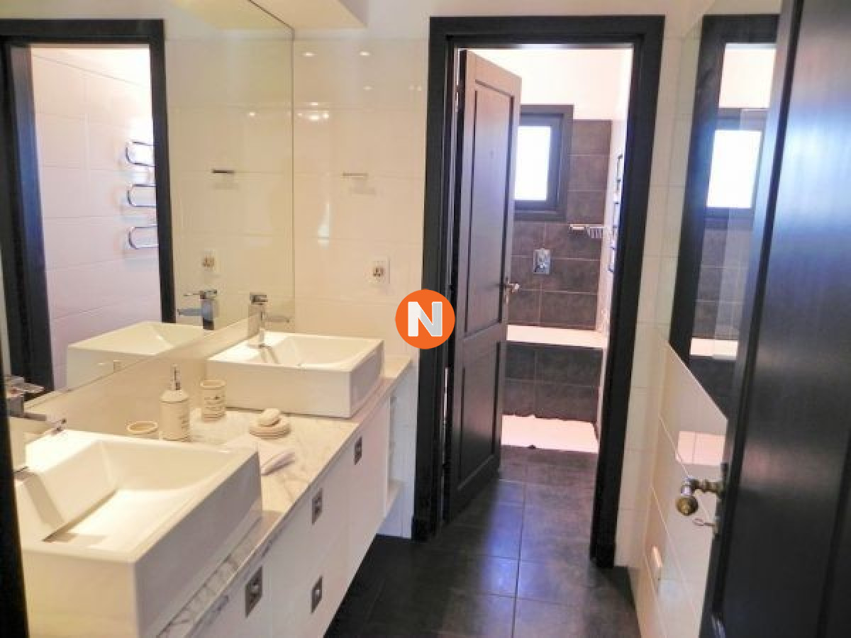 Casa Ref.223509 - Casa en Venta, 6 dormitorios, La Barra