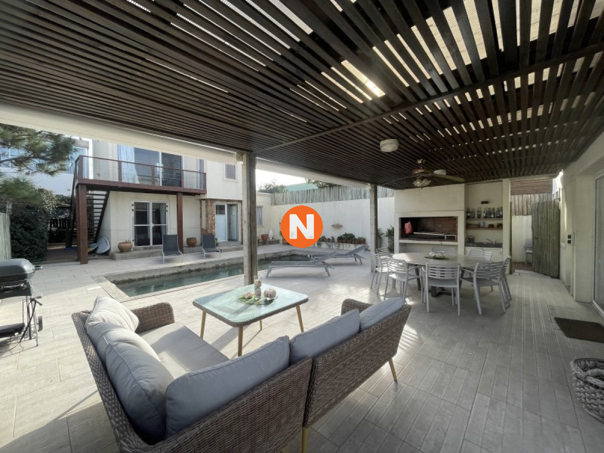 Casa Ref.223500 - Casa en Venta, 5 dormitorios, La Barra