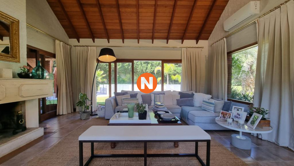 Casa Ref.205699 - Casa en Alquiler, Beverly Hills, Punta del Este, 5 Dormitorios.