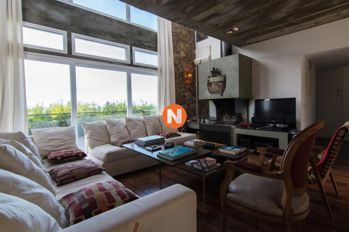 Casa Ref.207580 - Casa en Venta, Santa Mónica, Manantiales, 4 Dormitorios.