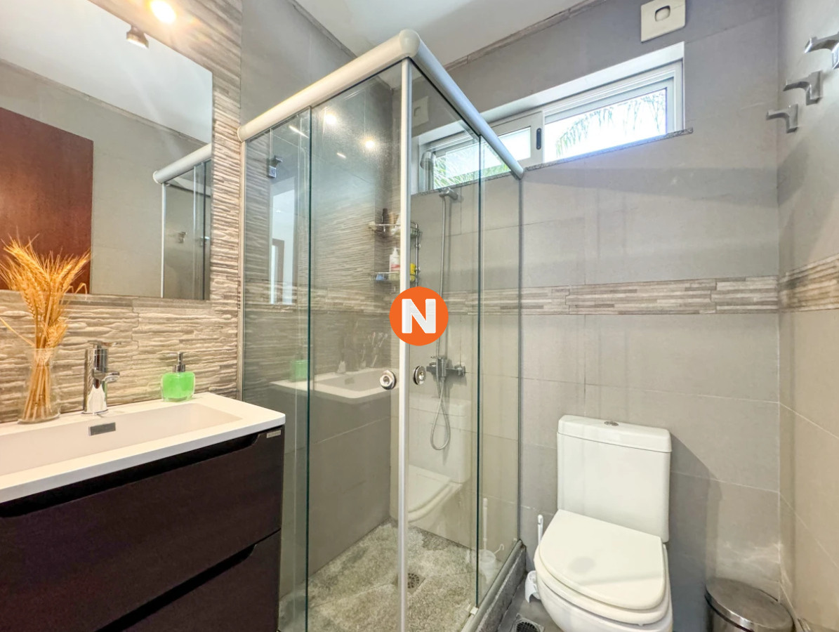 Casa Ref.223696 - Casa en venta con 4 dormitorios frente a Laguna del Diario, Punta del Este, Maldonado