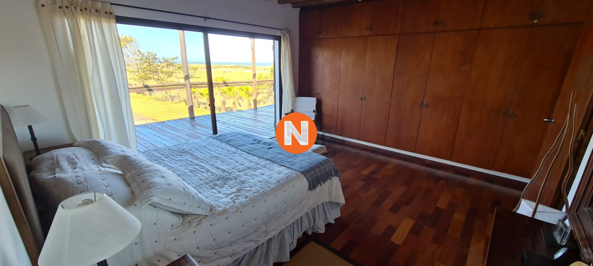 Casa Ref.219002 - Casa en venta de 4 dormitorios en Jose Igancio 