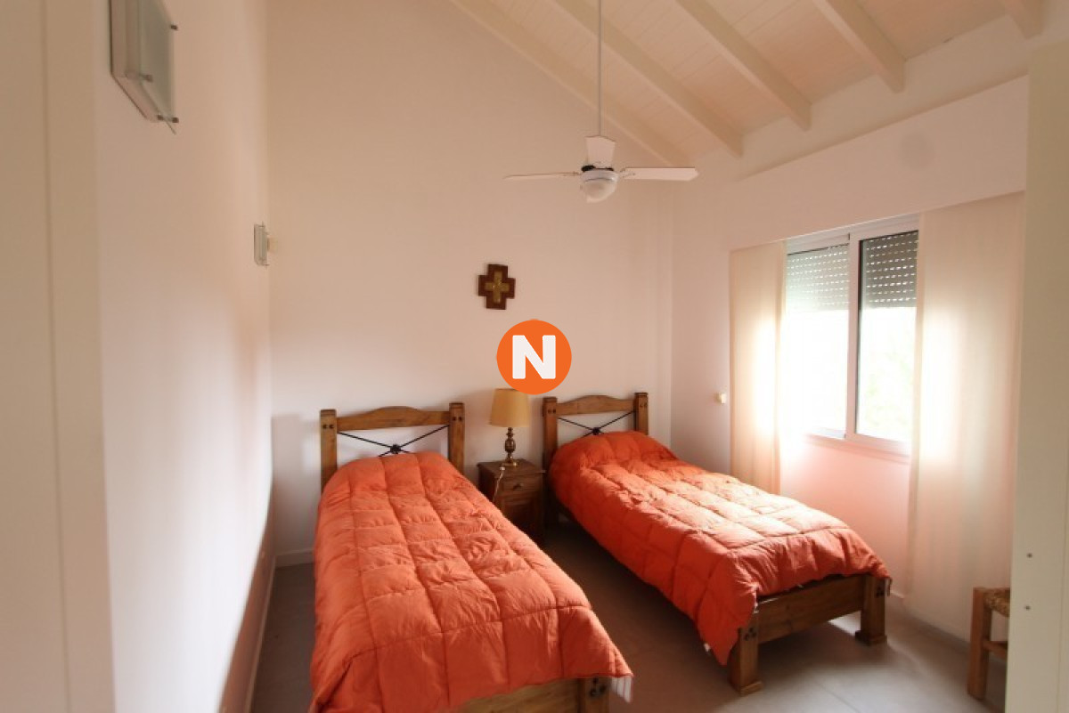 Casa Ref.223501 - Casa en Venta, La Barra, 5 dormitorios