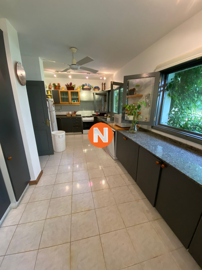 Casa Ref.205176 - Casa en Venta y Alquiler, Rincón del Indio, Punta del Este, 4 Dormitorios.