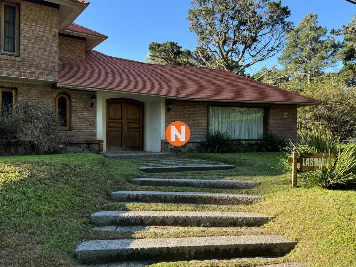 Casa Ref.205372 - Casa alquiler de temporada Golf, Punta del Este, 4 Dormitorios.