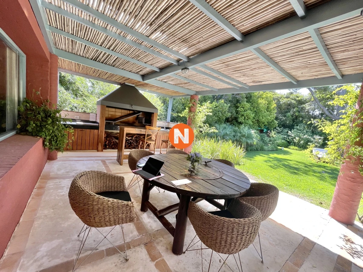 Casa Ref.220551 - VENTA DE CASA DE 3 DORMITORIOS Y SERVICIO EN RINCON DEL INDIO PUNTA DEL ESTE