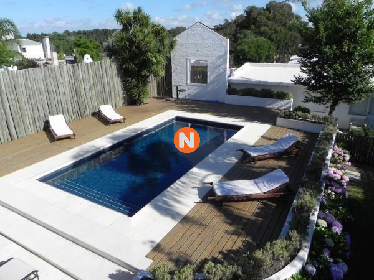 Casa Ref.223509 - Casa en Venta, 6 dormitorios, La Barra