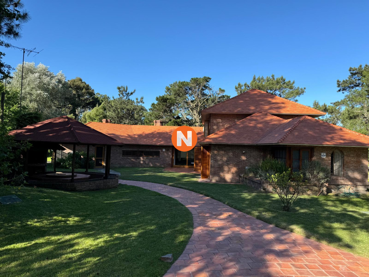 Casa Ref.205372 - Casa alquiler de temporada Golf, Punta del Este, 4 Dormitorios.