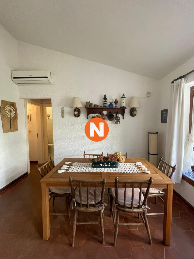 Casa Ref.219418 - En venta casa de 3 dormitorios más dependencia, brava, Punta del Este