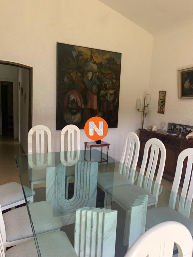 Casa Ref.220373 - Excelente oportunidad Chalet con amplios jardines y espacios verdes en venta
