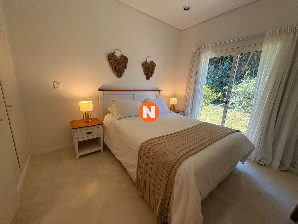 Casa Ref.216497 - Casa en venta en Punta del este!