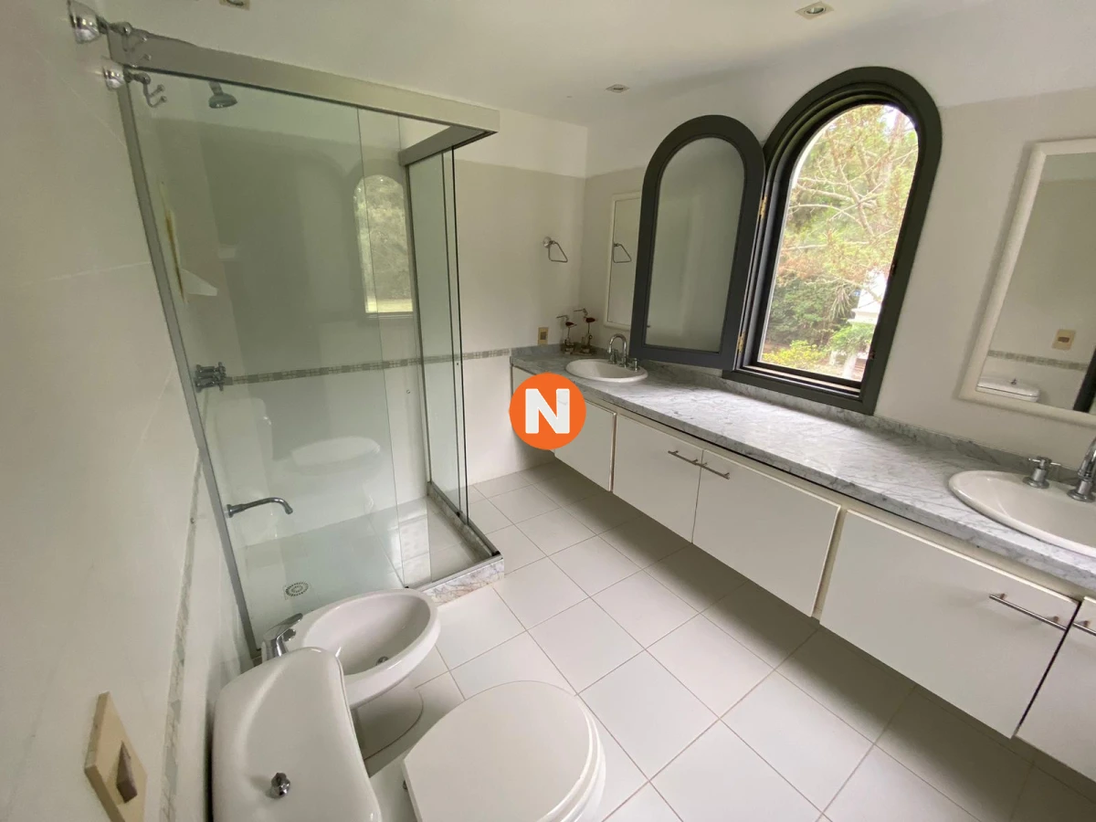 Casa Ref.205176 - Casa en Venta y Alquiler, Rincón del Indio, Punta del Este, 4 Dormitorios.