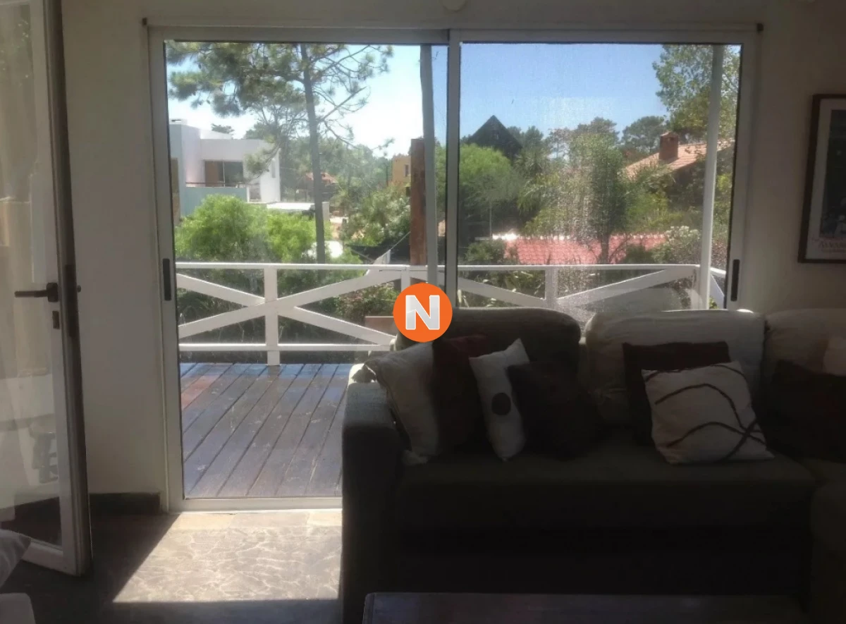 Casa Ref.220629 - VENTA DE CASA DE 3 DORMITORIOS CON VISTA AL MAR EN PINARES PUNTA DEL ESTE 