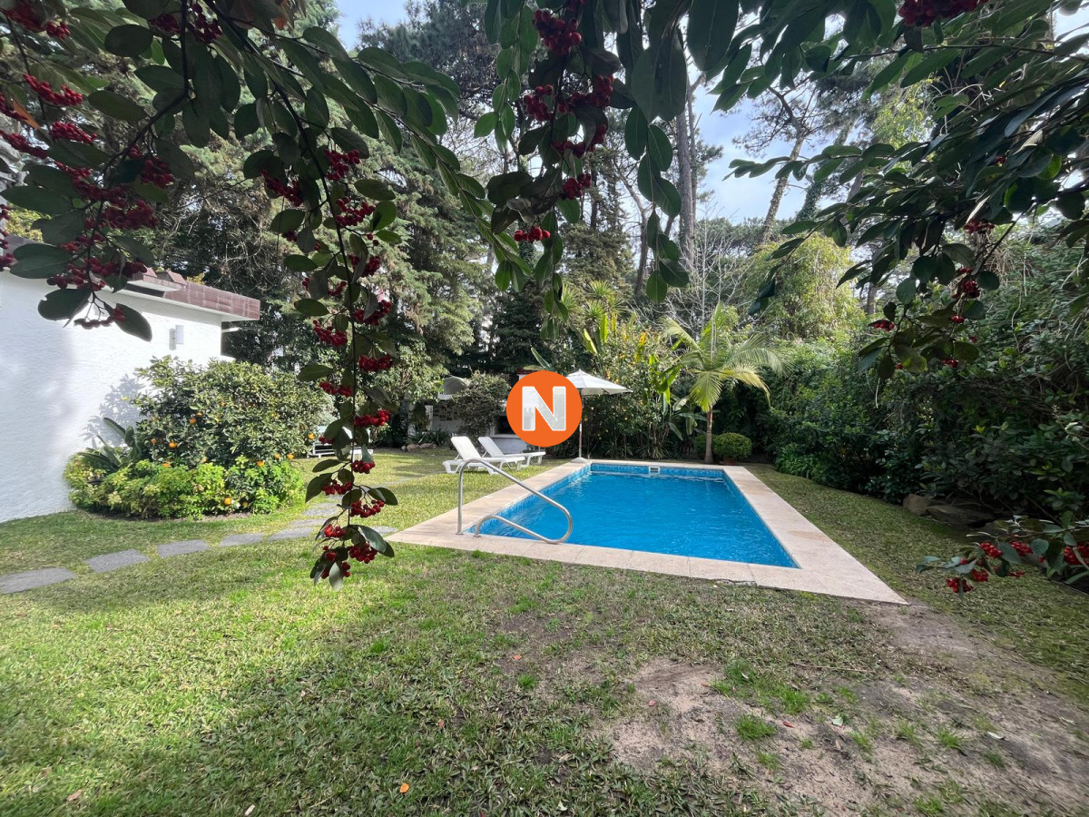 Casa Ref.223861 - Venta de casa de 4 dormitorios en Cantegril