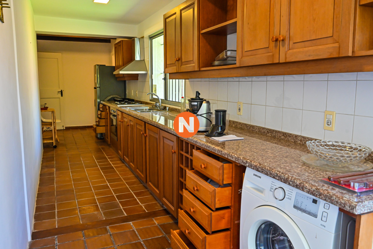 Casa Ref.208983 - Casa en Venta, Mansa, Punta del Este, 3 Dormitorios.