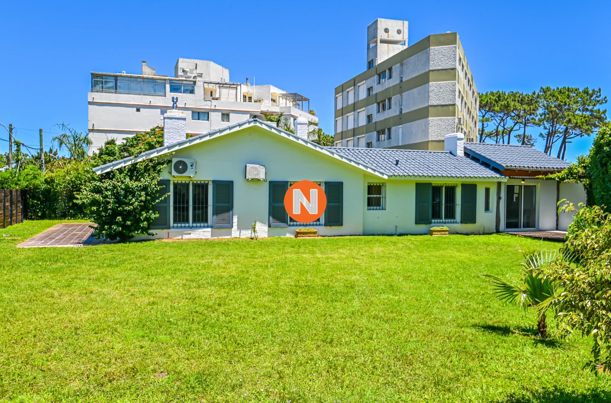 Casa Ref.208983 - Casa en Venta, Mansa, Punta del Este, 3 Dormitorios.