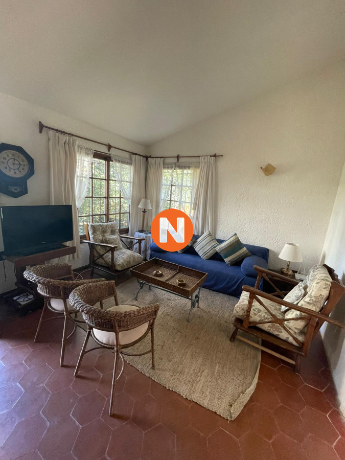Casa Ref.219418 - En venta casa de 3 dormitorios más dependencia, brava, Punta del Este