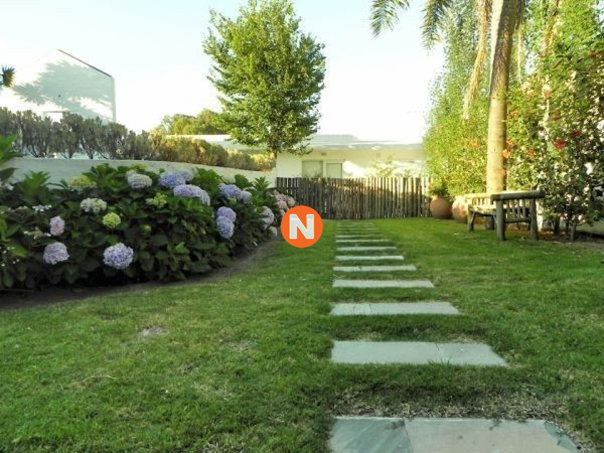 Casa Ref.223509 - Casa en Venta, 6 dormitorios, La Barra