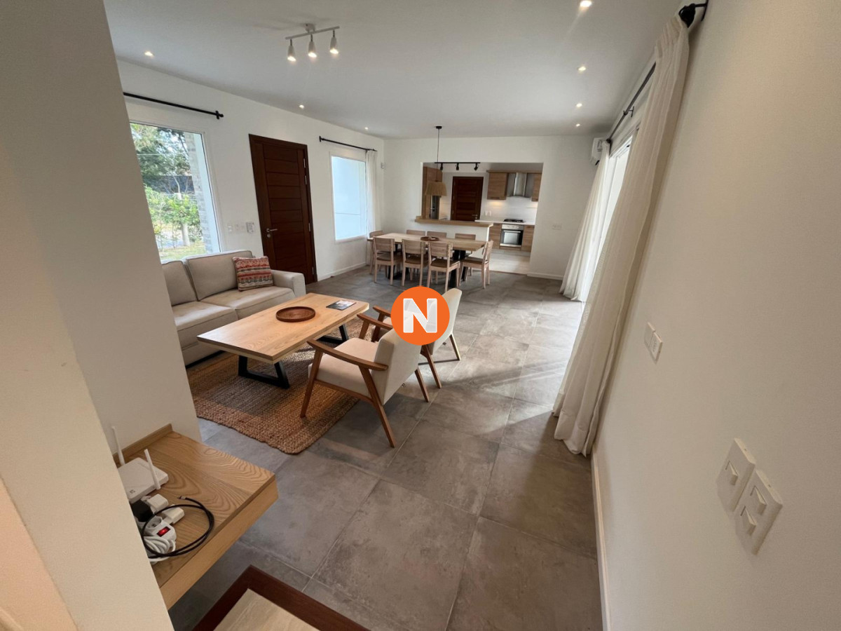 Casa Ref.225562 - Casa en La Barra: Comodidad y Estilo