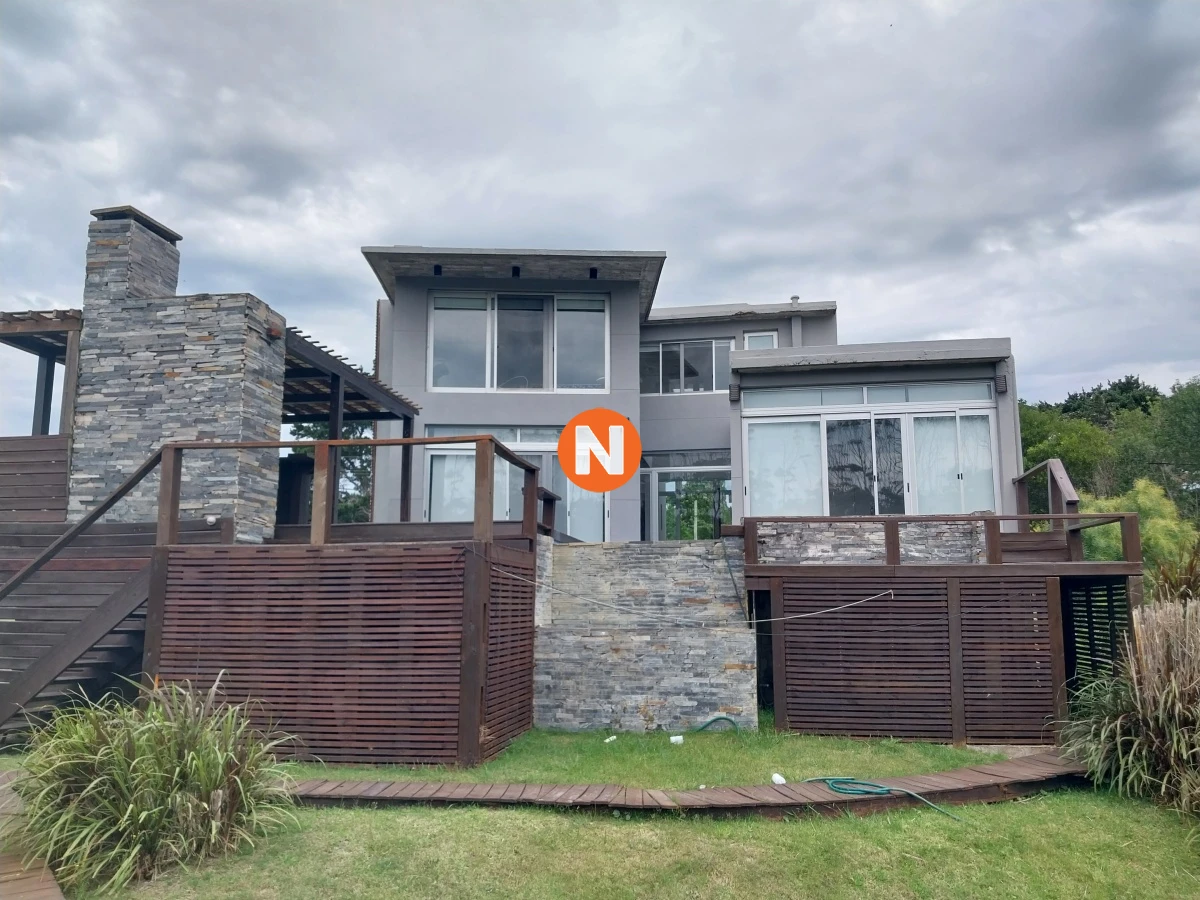 Casa Ref.214376 - Gran oportunidad en Pueblo San Vicente. EN VENTA