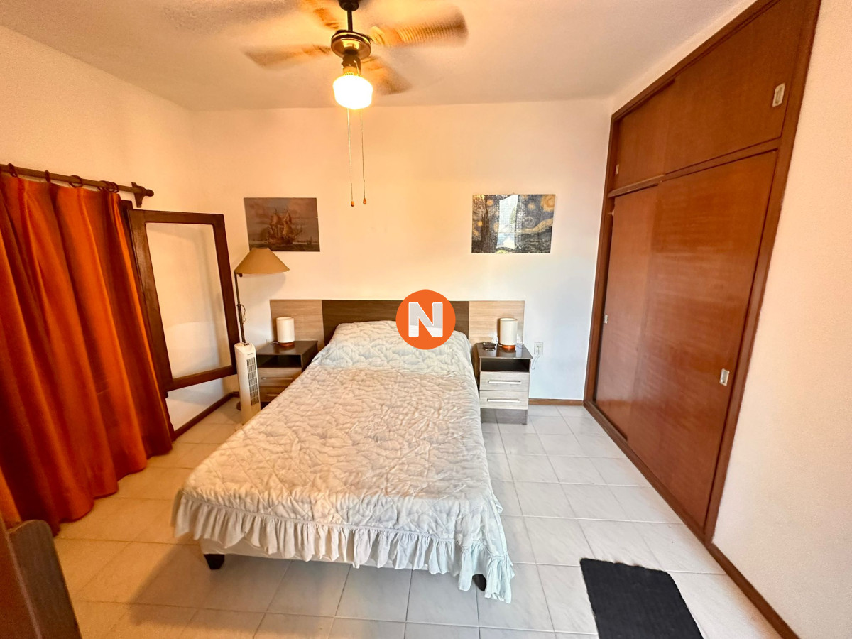 Casa Ref.223265 - En Venta, casa en zona de playa Mansa.. a pasos del mar!!!