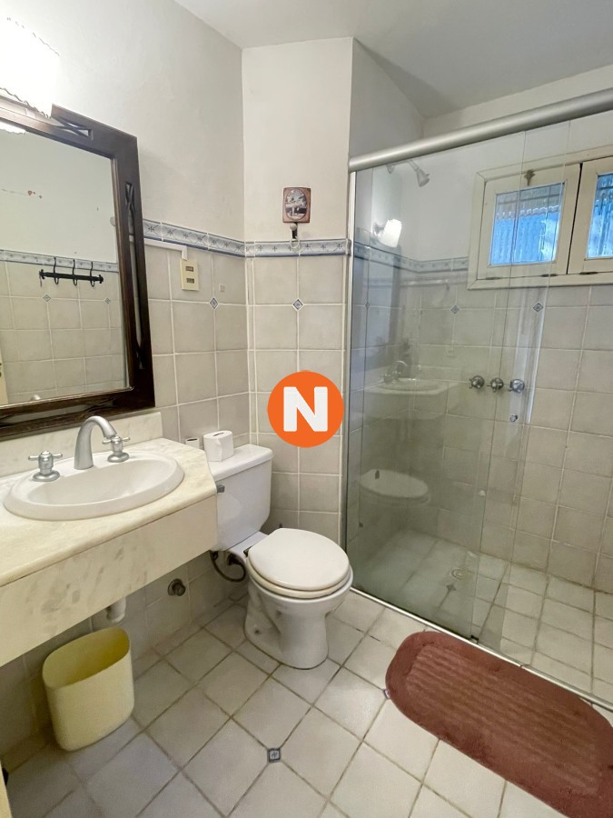 Casa Ref.219418 - En venta casa de 3 dormitorios más dependencia, brava, Punta del Este